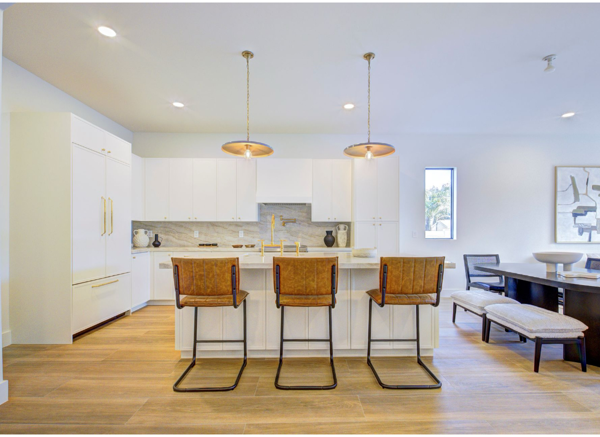 Kitchen islands in Malibu